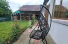 Casa individuala cu 6 camere,2 bai,teren de 1017 mp Pischia Central - 1