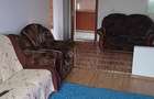 Închiriez apartament 3 camere  - 8