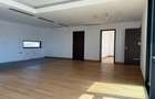 3 camere, 3 bai, 2 dormitoare Master - într-o clădire cu arhitectură deosebită - 4