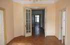 Apartament -5 camere -decomandat-Zona Mosilor - 4