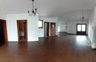 Piata Muncii-Calarasilor, vila 400mp /12 camere, curte 200mp - 8