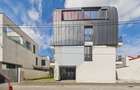 Apartament la parter ce are curte proprie ,  2 camere in Bloc nou - 21
