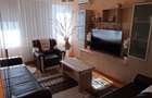 Proprietar  vând  apartament cu  3 camere decomandat în  Reșița  - 1