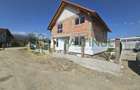 Casă de vânzare în Tălmaciu, spațiu generos, exterior la cheie, interior la alb - 12