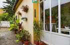Apartament la casă cu 3 camere în Pârneava - 1