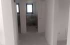 Apartament de vanzare - La Stejari - 4