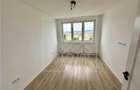 Apartament 3 camere, complet renovat situat intr-o zona buna - 2