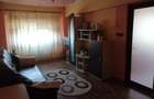 Apartment 3 camere decomandat, mobilat, doua balcoane, centrala gaze. Negociabil - 1
