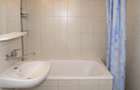 Calea Bucuresti,3 camere decomandate,  etaj 2, 87mp,  2bai, centrala proprie, te - 5