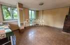 Vânzare casă renovabilă cu teren generos, sat Trocani, comuna Dănești - 8