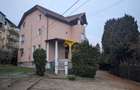 Casa/Spatiu de birou,Andrei Muresanu, 9 Camere,10 Parcari,Curte 2000mp - 2