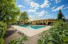 SUPERBA/SPATII DEPOZITARE/ANSAMBLU INCHIS CU PISCINA/RENOVATA - 53