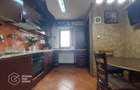 Apartament 3 camere, etaj 2, decomandat, zona Podgoria - 1