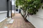 1 Mai inchiriez casa nemobilata 4 cam recent renovata nou curte pavata loc parca - 1