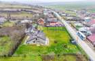 Teren intravilan de vânzare în Letcani, utilități, asfalt - 1