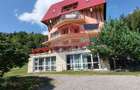 Pensiune în funcțiune | 10 camere | Teren 4.000 mp | Brădet – Săcele