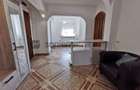De închiriat apartament cu 4 camere, Bd. Decebal - 9