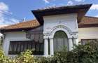 Casă de vânzare cu 6 camere in Câmpulung  - zona Sud