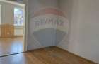 Apartament ultracentral cu curte, 2 unități locative. Str. Pitesti - 12