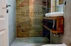 DE INCHIRIAT: Apartament cu 2 camere-strada Victoriei - 11