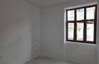 Apartament 3 camere 3 bai pivnita zona Centrala - 12