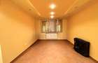 Apartament 3 camere, 60 mp, bloc monolit, centrala, boxa, metrou 1 Decembrie - 1