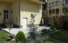 Apartament in casa recent renovat , parcare in curte, zona centrala - 1