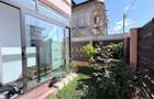 Casa Individuala - 4 camere - 2 bai - 258mp teren - 7