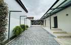 Casa de inchiriat, 4 camere, 130 mpu, 300 mp teren, zona foarte buna - 1