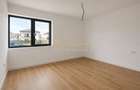 Casa parter- 4 camere- 600m de autobuz- 2km de metrou-pod-beci - 4