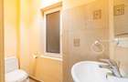 Apartament nemobilat, 3 camere, etaj 1, Bld.Revoluției - 7
