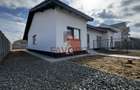 Duplex pe Parter | 2 bai | Teren generos | Toate utilitatile - 2