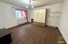 Casa cu 8 camere de inchiriat in zona Centrala - Oradea - 6