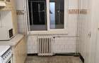Vând apartament cu 3 camere semidecomandat zone centrală , ușor negociabil  - 3