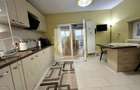 Casă premium cu panouri solare, stație EV, anexă locuibilă și grădină - 3