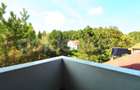Vilă cu 6 dormitoare | cartier rezidential langa padure - 17