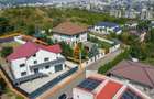 Casa / Vila -  D+P+E  - 320 mp , 800 mp teren - str Fermei , Bucium - 1