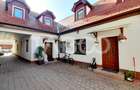 Pensiune si casa in centrul Sibiului cu business functional - 1