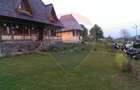 Vanzare 3 case de vacanta si 15750 mp teren, Botiza, Maramures - 3