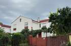 Reghin, ultracentral, apartament 4 camere, in vilă înșiruită - 2
