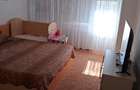 Proprietar  vând  apartament cu  3 camere decomandat în  Reșița  - 3