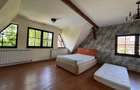 Proprietate de patrimoniu pe malul lacului Paleu - Teren 2.300 mp - piscina - Co - 17