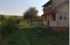 Teren 11.600 mp intravilan, cu casă și utilități pe proprietate – Câmpenești - 3