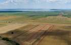 Vând teren agricol la șosea de 30.000mp în Iazurile comuna Valea Nucarilor 