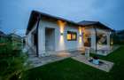Casă de vanzare, cu 5 camere, 280 mp, zona Nord - 4