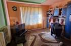 Casa de vanzare, cu 3 camere, 100 mp, zona Săulești
