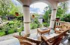 Vila individuala in Avrig - confort lux - 7 camere, 4 bai, 2 balcoane - 8