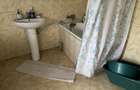 Casa formata din 2 corpuri de vanzare in sat Maluri , comuna Vulturu ,suprafata - 11