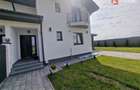 Duplex de vanzare cu 3 camere si teren de 309 mp - Recas - 9