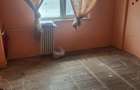 Apartament 3 camere de vânzare – aproape de centru - 2